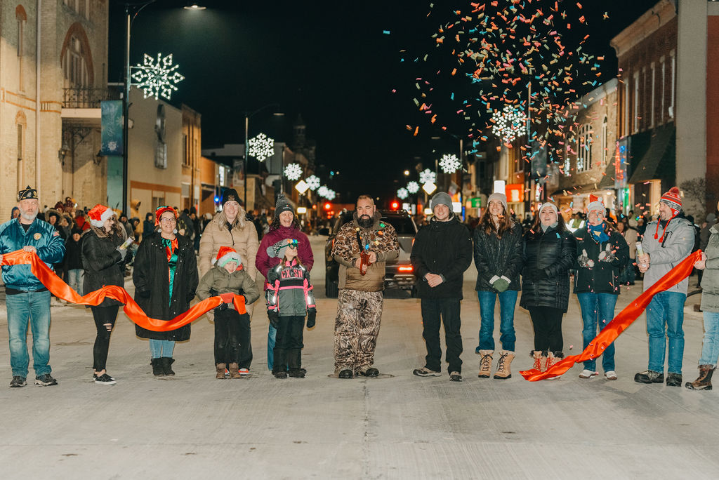New London Chamber and the City of NL ribbon cutting
